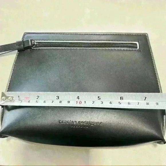 NARCISO RODRIGUEZ  PARFUM MINI BLACK BAG - Picture 4 of 7
